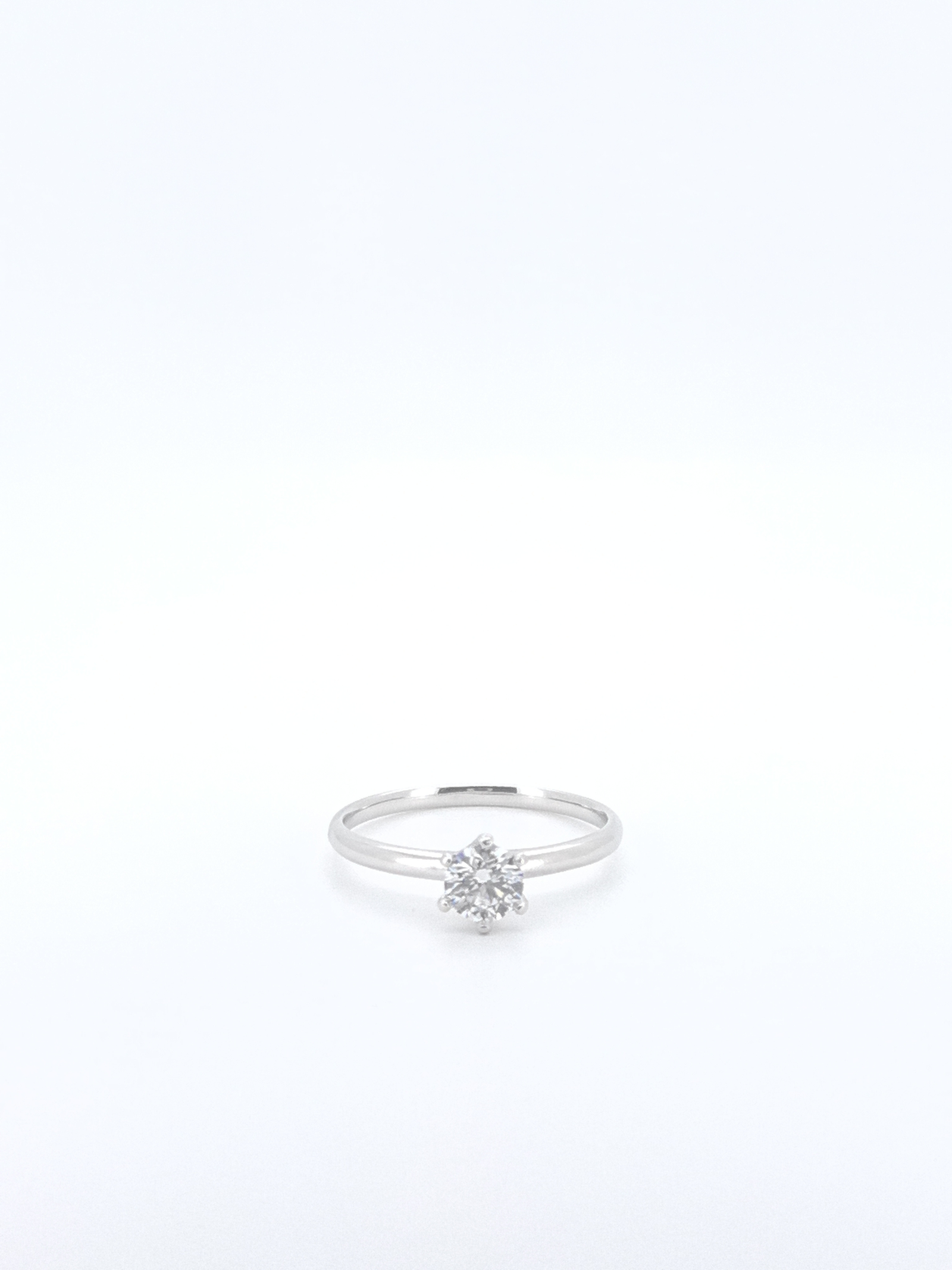 Anillo_de_Platino_Seis_Puntas_con_Diamante_1_quilate