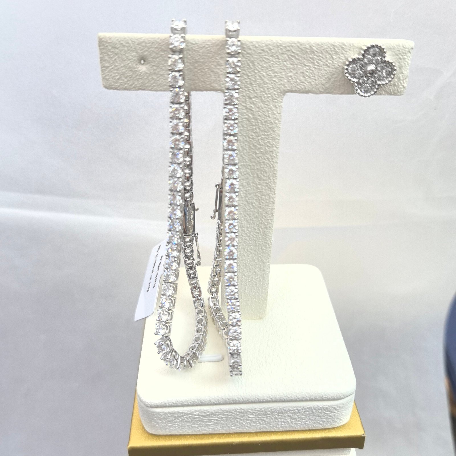 Brazalete_de_Tenis,_Platino_con_Pavé_de_Diamantes_0.11